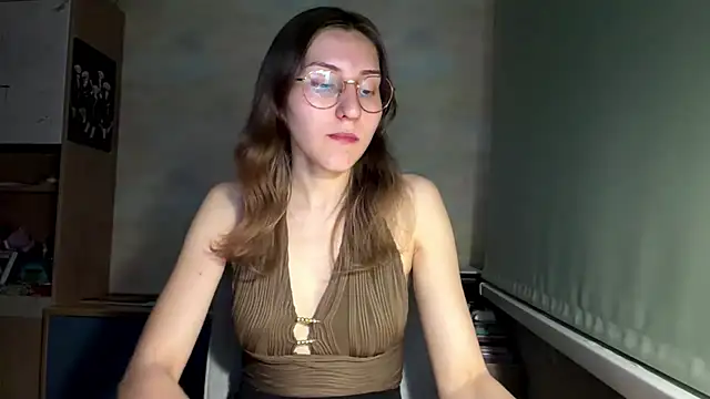 Miaaa Moon online show from June 23, 8:40 pm