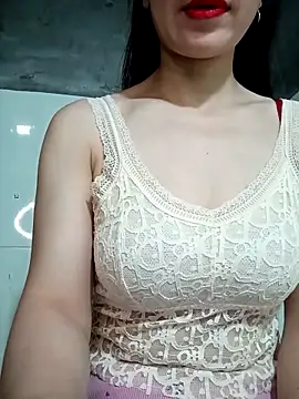 Vyvvyy69 online show from May 13, 10:48 pm