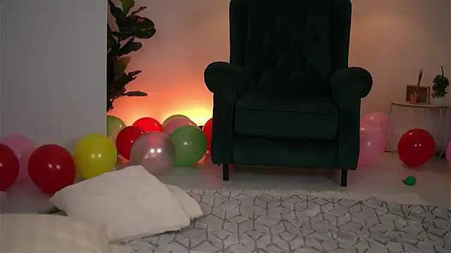 SvveetLuna online show from May 17, 10:36 am