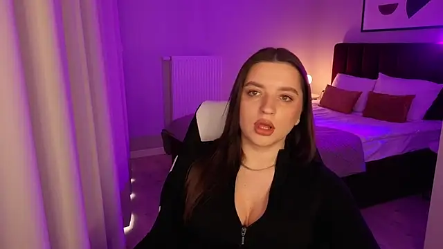 kirastorm  online show from February 8, 1:15 pm