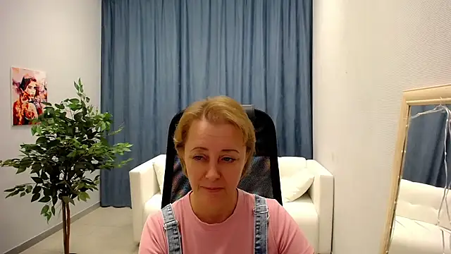 MONA W online show from May 27, 11:07 am