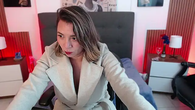 milfsecret69 online show from May 11, 12:18 pm