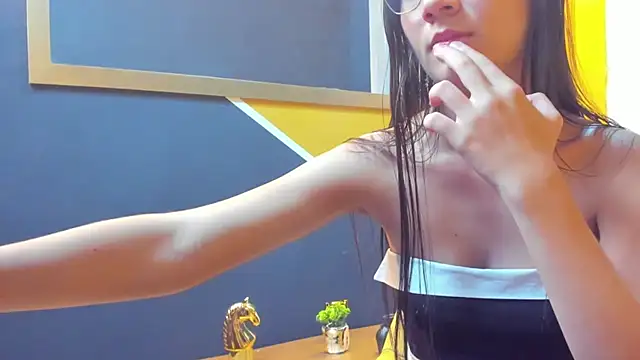 Vaiolletcooper online show from March 26, 3:47 pm