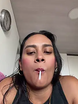 LunaHeat online show from May 5, 9:51 pm
