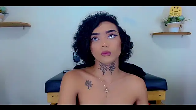 Darianna Atehortua online show from March 13, 2:35 am