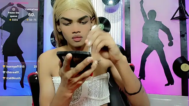 Karol Vanessa   online show from May 24, 10:20 pm