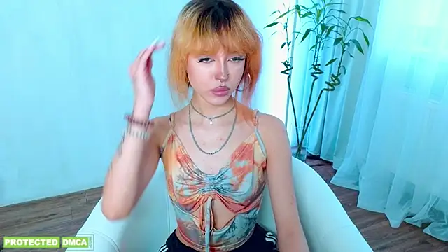   Amiraa online show from April 8, 10:50 am