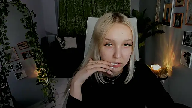 MaoqiBeverly online show from May 9, 1:24 pm