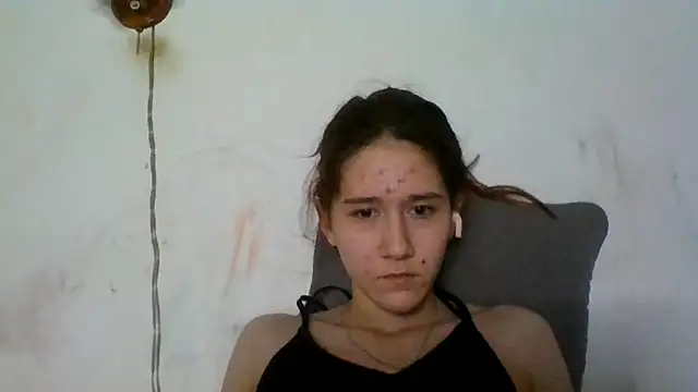 NickiKisinger online show from May 17, 10:36 am