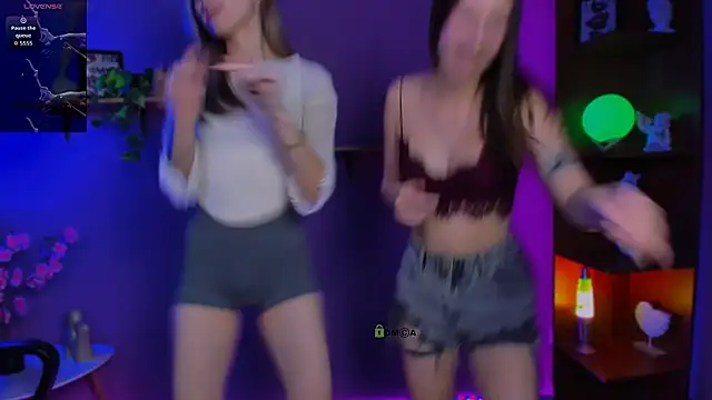 arianaa cat online show from May 9, 9:50 pm