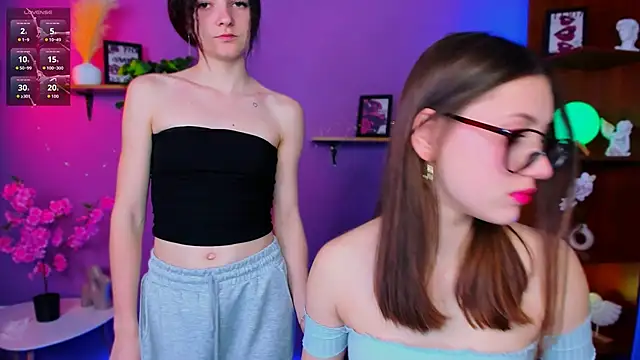 arianaa cat online show from April 30, 9:19 pm