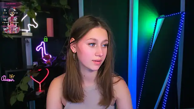 arianaa cat online show from May 7, 7:06 pm