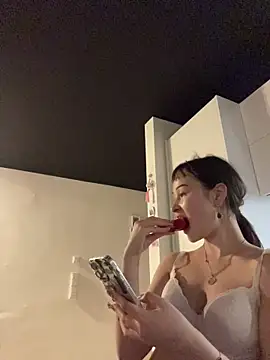 Just-Lilly online show from March 23, 8:48 pm