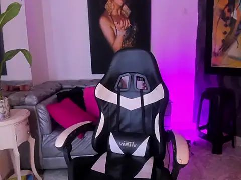 Ciara HotTs online show from May 24, 12:04 pm