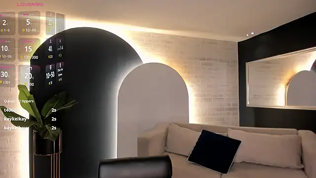 LucieMartin online show from April 5, 7:46 pm