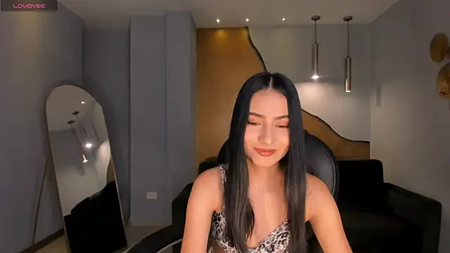 LucieMartin online show from May 4, 7:39 pm