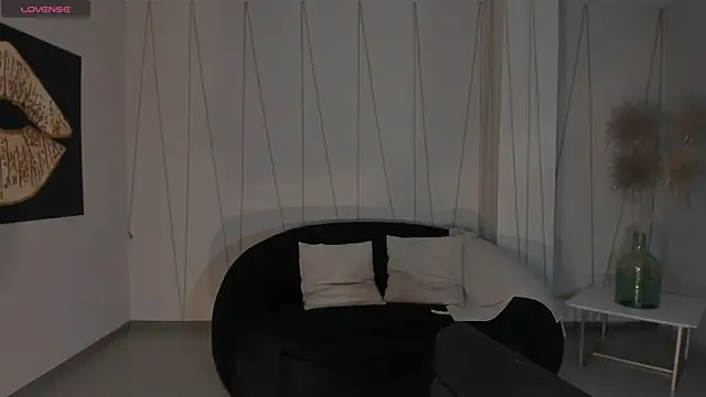 ScarlettRose X online show from March 23, 6:47 pm