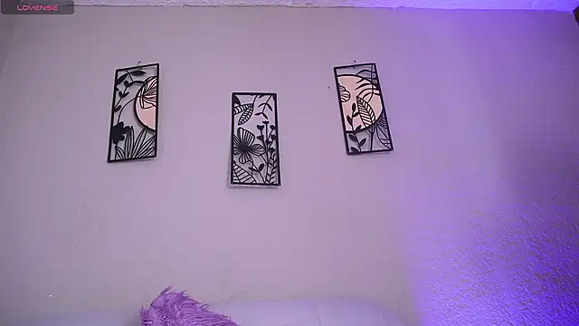 loveegirll1 online show from March 21, 7:02 am