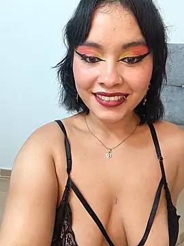 zoe love18 online show from May 6, 5:33 am