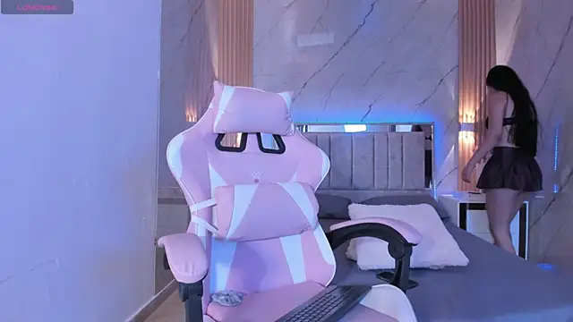 avigail xo online show from April 6, 6:31 pm