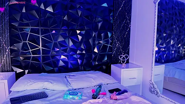 valeriekhaleesi online show from February 21, 9:26 pm