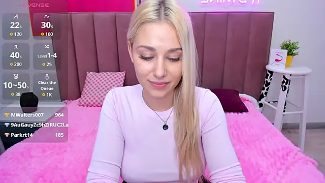 MIla Stunning online show from March 18, 6:07 am