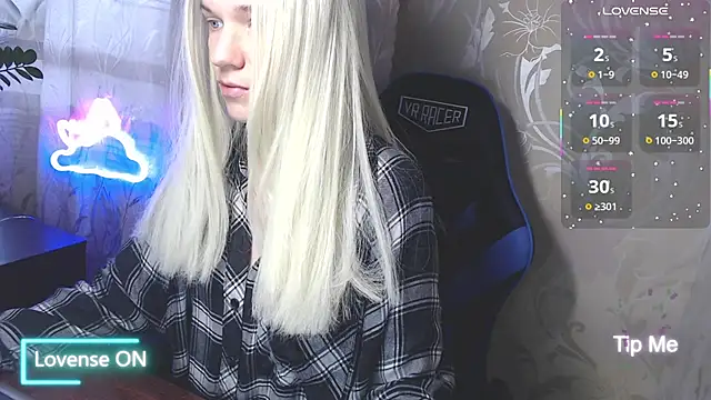Shiny Victoria online show from May 2, 7:55 am