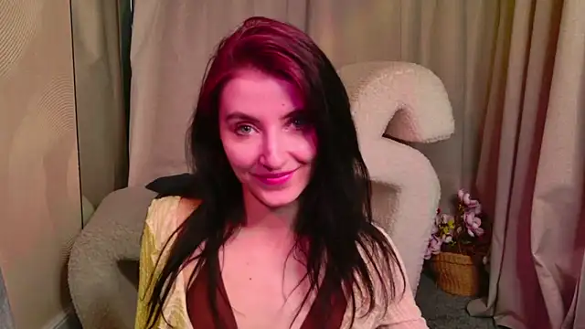 NicoleLuxe online show from May 8, 7:05 pm