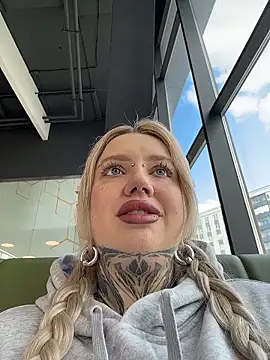 Chiibi online show from April 13, 11:00 am