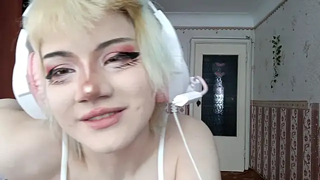 KathernSaulters online show from March 14, 8:59 am