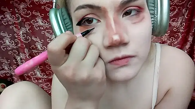 KathernSaulters online show from March 21, 7:02 am