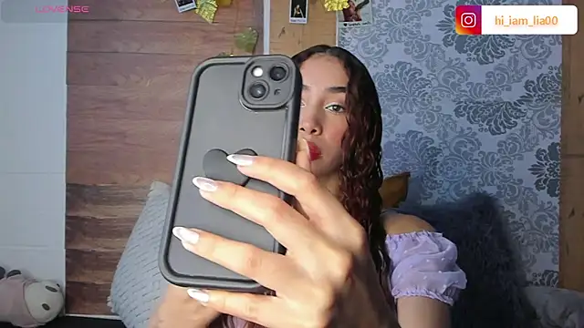 LiaHansson00 online show from March 25, 4:32 pm