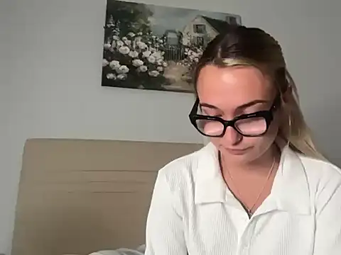 kelseyblu online show from April 28, 10:46 pm