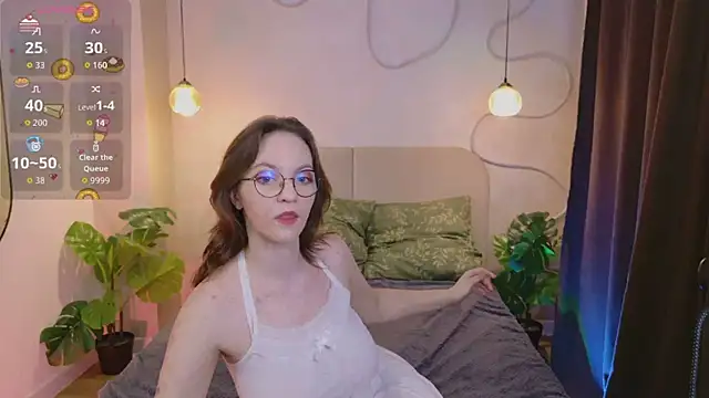 Crystal lovley online show from March 5, 11:00 pm