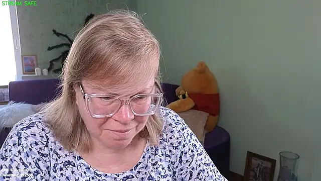 Emma Eclipsee online show from July 21, 11:33 am
