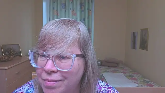 Emma Eclipsee online show from April 1, 1:41 pm