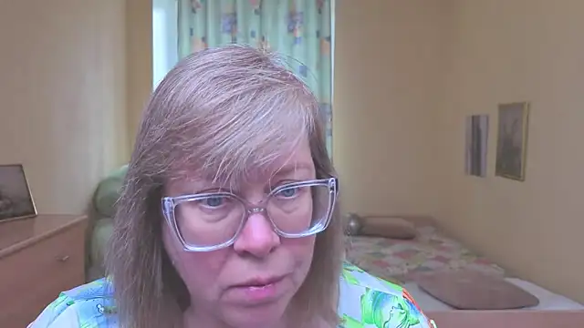 Emma Eclipsee online show from April 4, 10:58 am