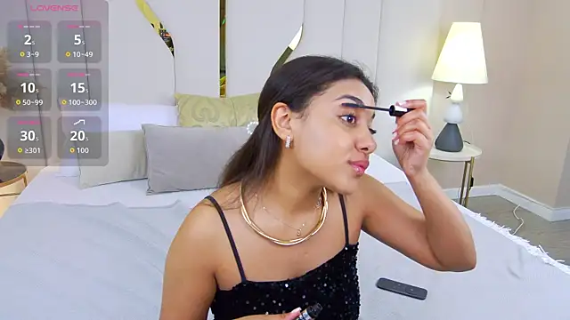 Luna Cortier online show from May 7, 12:09 pm