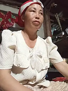 lena-cute online show from May 15, 1:36 pm