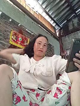lena-cute online show from May 14, 7:58 am
