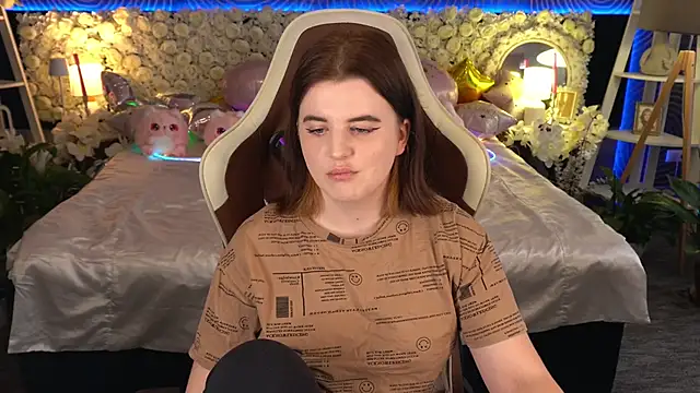 KristiFoxy online show from May 24, 12:37 pm
