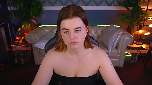 KristiFoxy online show from May 18, 12:22 pm