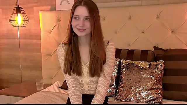 EmmaSagge online show from March 10, 6:39 am