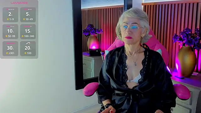 miss monserrate01 online show from May 16, 1:32 pm