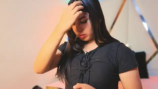 MeelFox online show from April 8, 1:02 pm