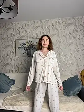 LynaFrost online show from May 17, 10:36 am
