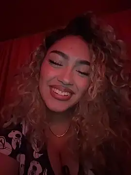 Maddy Beluci online show from April 6, 5:19 am