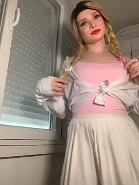 Julia SweetBaby online show from March 17, 4:00 pm