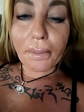 MiaMooly online show from September 23, 8:29 pm