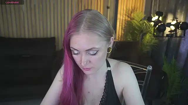 DramaQuenns online show from May 20, 5:48 am